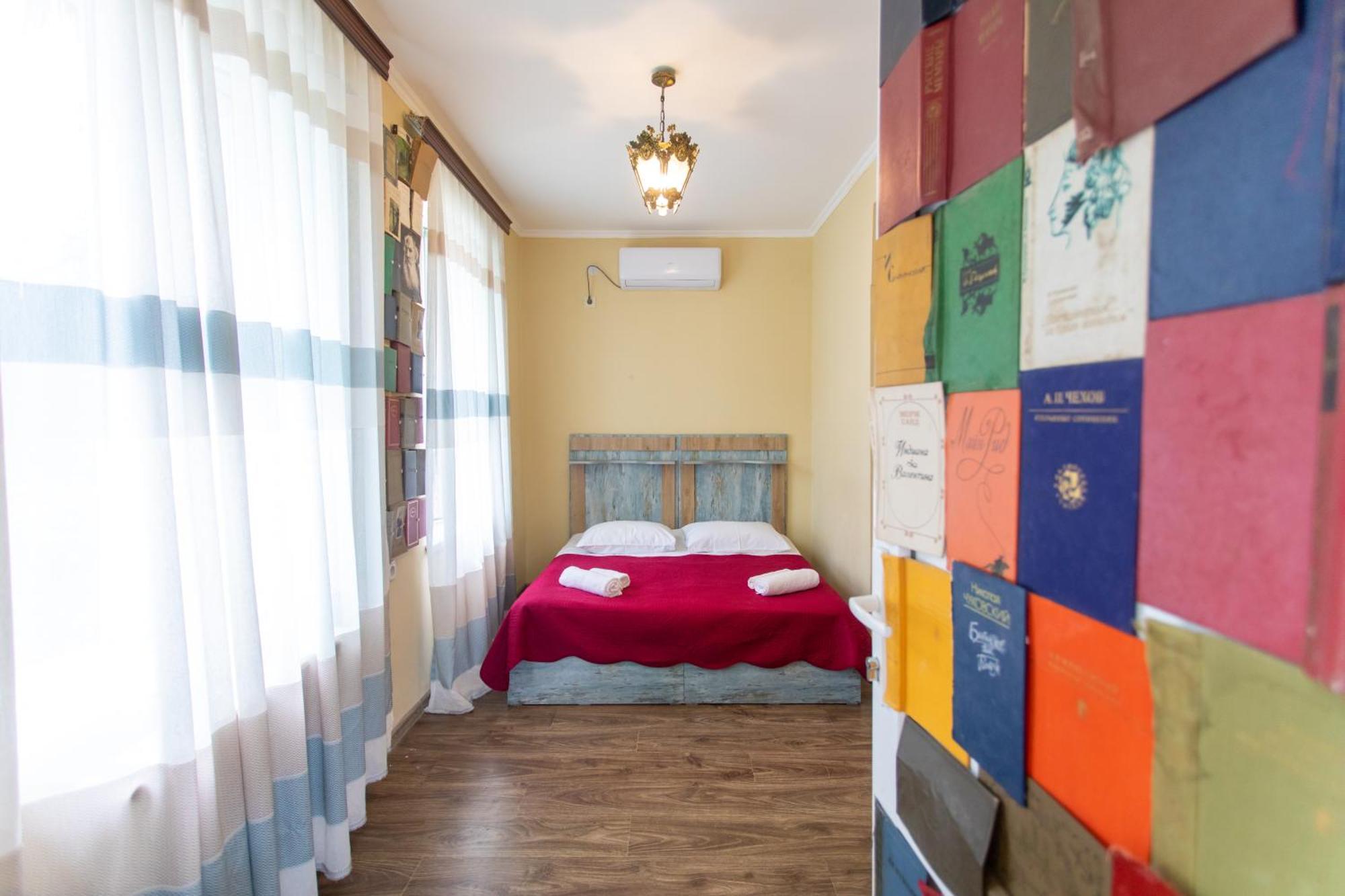 Book Hotel 库塔伊西 外观 照片
