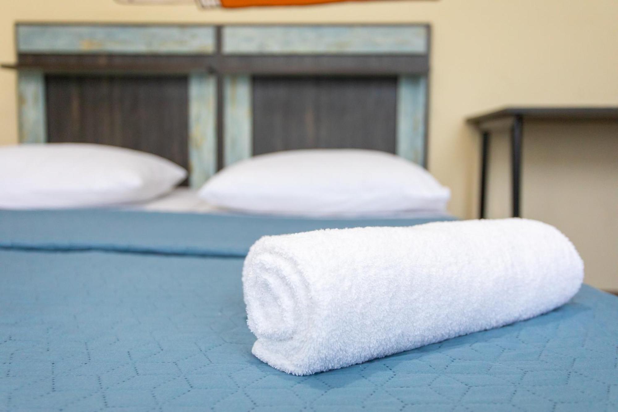 Book Hotel 库塔伊西 外观 照片